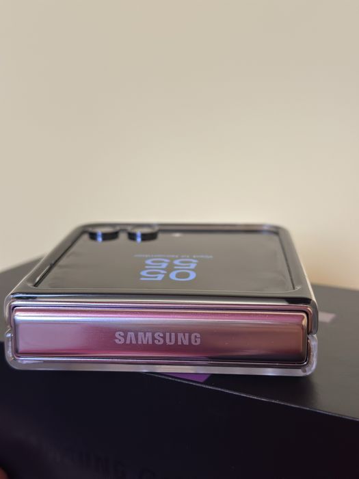 Samsung Galaxy Z flip 5 256GB Purple
