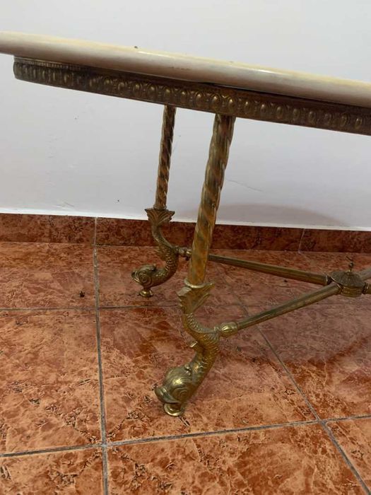 Masa ovala din bronz cu blat marmura