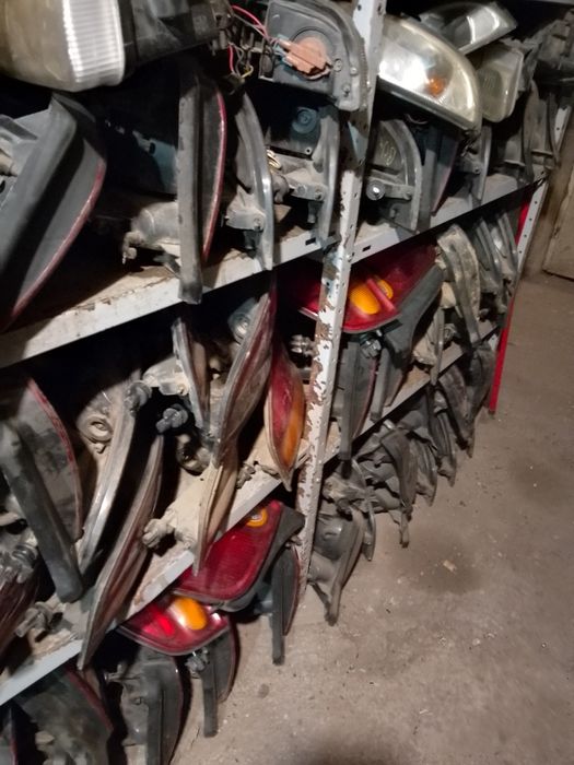 Крайслер Стратус компютри ,бушони,фарове,стопове,огледала