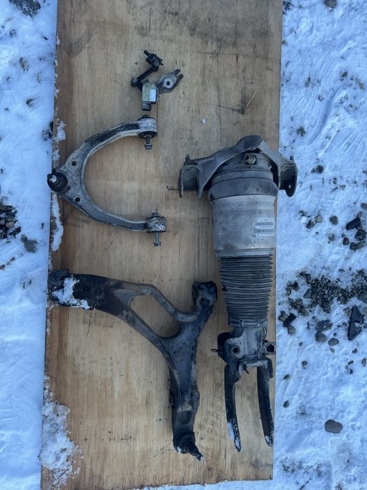 Туарег 3.2 1 поколение пневмабалон рычаг верх низ