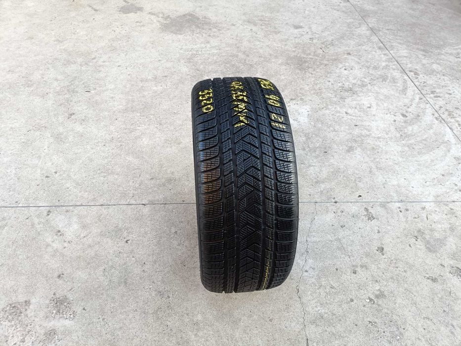 O anvelopa iarna 265 40 21 pirelli scorpion winter profil 7,5 mm 3320