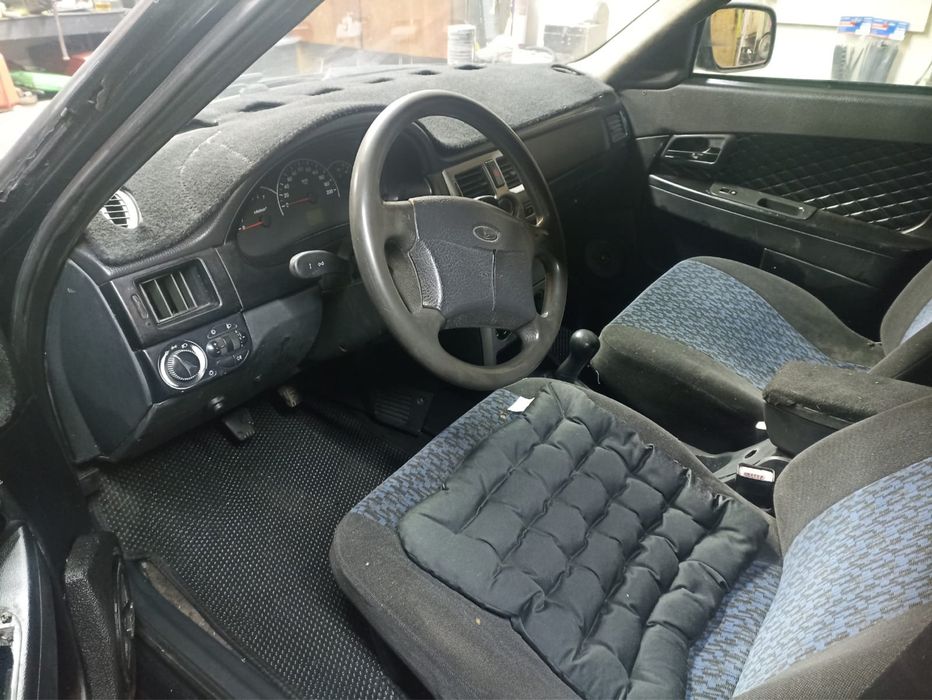 Продается приора 1 поколения