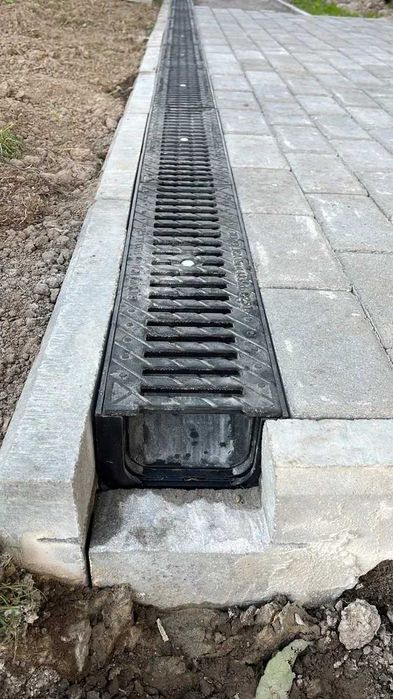 Лоток пластикли + чугун кришка С250 32 тонна юк котаради Гидролика
