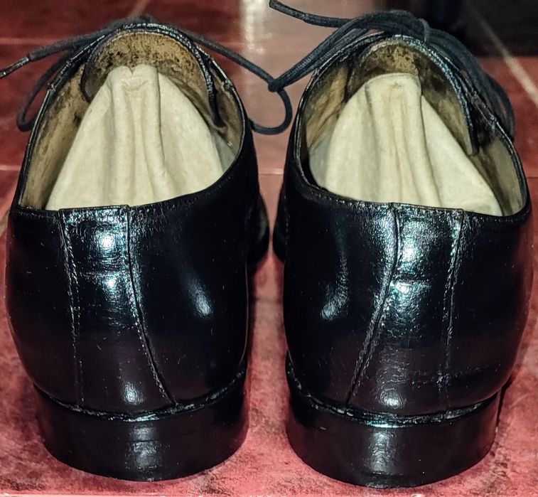 Pantofi. Nr. 43.