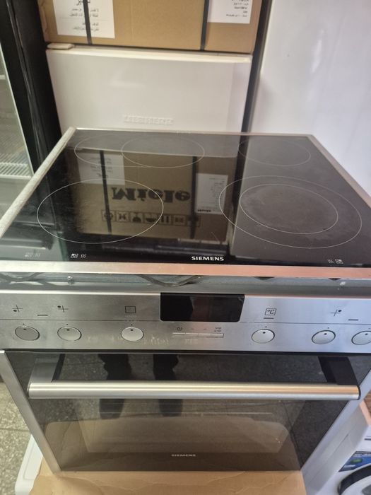 Фурна с керамични котлони за вграждане Сименс гаранция 12 месеца