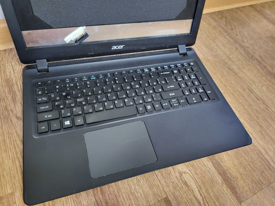 Acer ES15 целый корпус