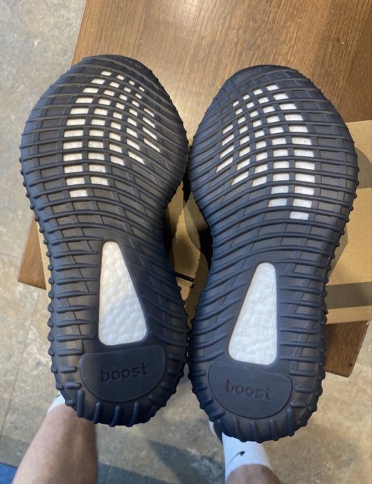 Yeezy 350 Onyx - Negri (Livrare cu verificare)