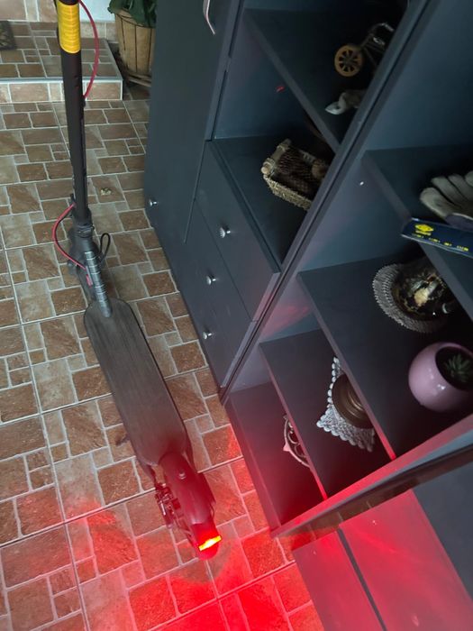 Trotineta electrica Xiaomi Scooter 4 în garanție