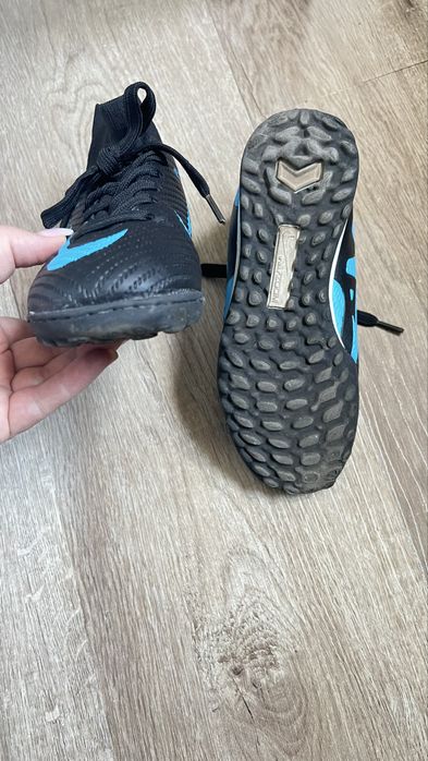 Ботинки для футбола 31 рр и 33 рр