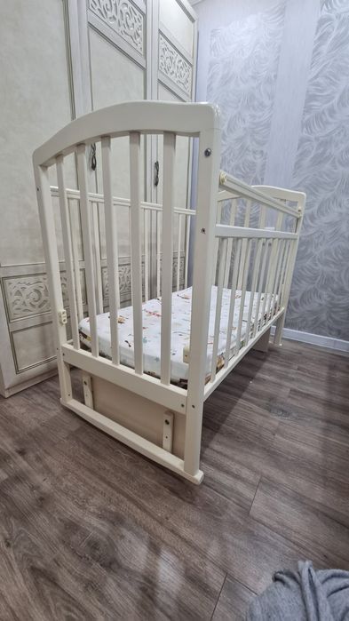 Продам детскую кроватку