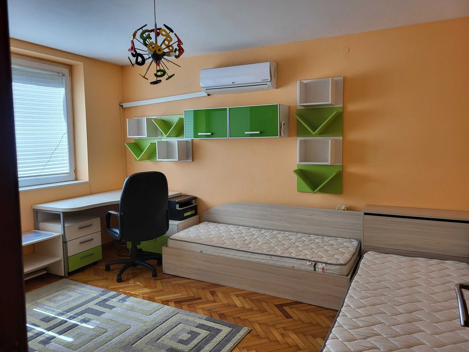 Дава се под наем Тристаен апартамент в Русе, Център - 78 кв.м за 408 € - Снимка #6