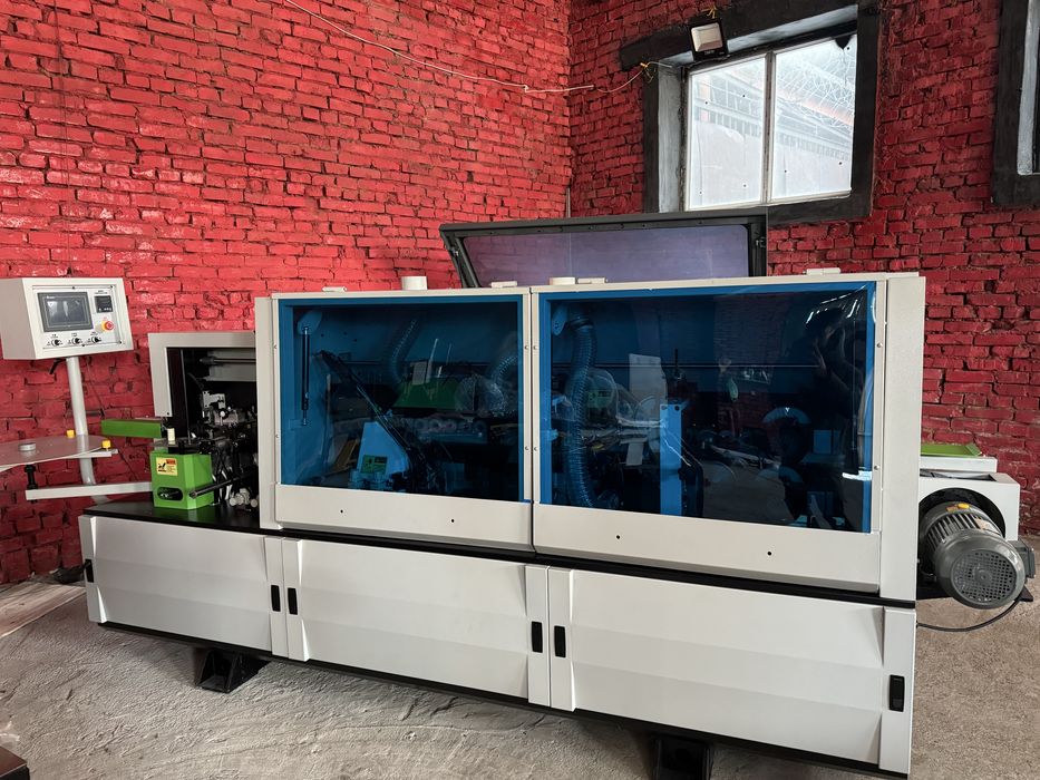 Автоматический кромкооблицовочный станок