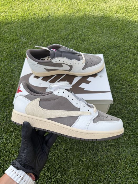 Jordan 1 low  Travis Scott reverse mocha