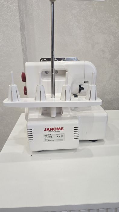 Оверлок Janome швейный