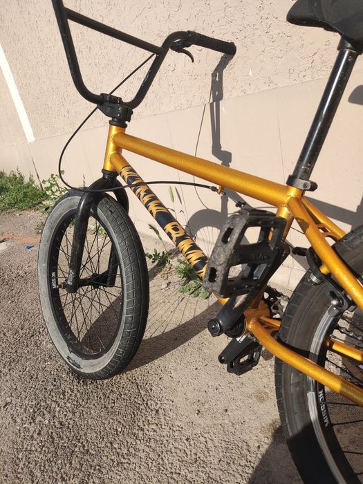 Продам велосипед BMX от компании kink