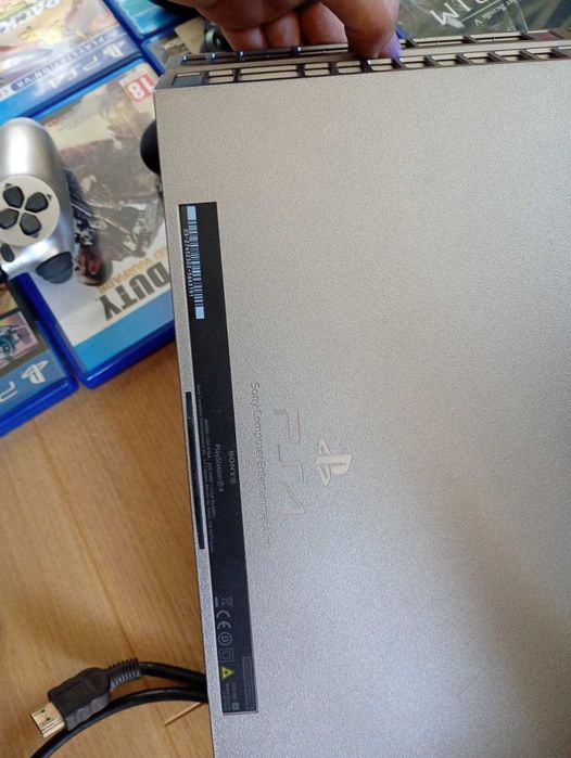 Play Station 4 Batman Edition 2 джойстика и игри