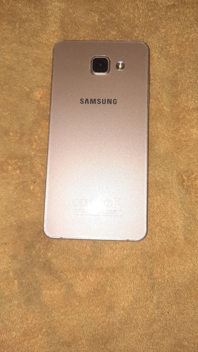 Samsung s8Plus sotiladi