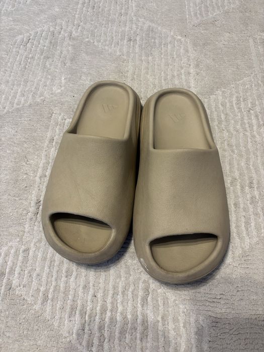papuci yeezy slide