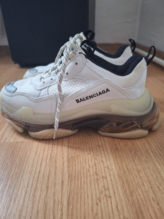 Vând adidași Balenciaga triple s