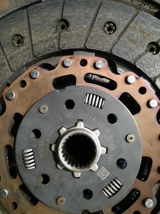 Kit ambreiaj volanta placa disc vw Passat b7 2.0tdi cff skoda octavia