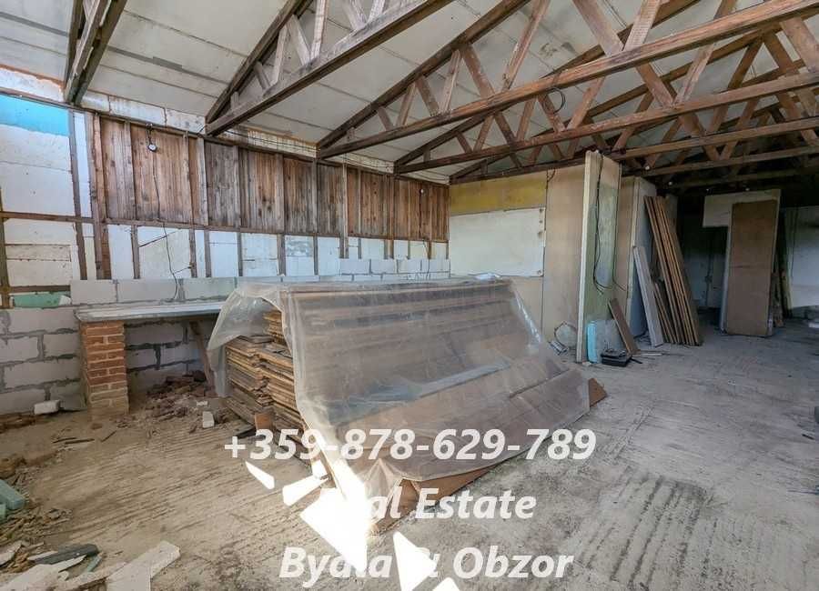 Парцел  в гр.Бяла с разрешение за строеж на къща