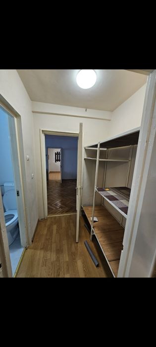 Închiriez apartament 2 camere mobilat și utilat.