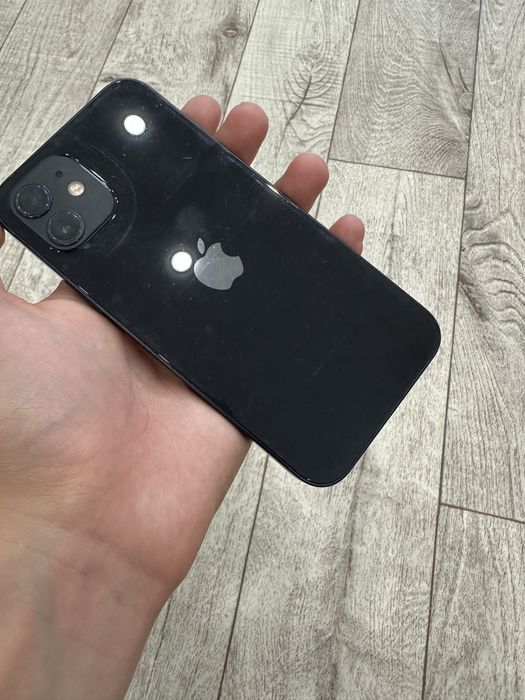 Iphone 12 продает мой дядя в отличном состояние