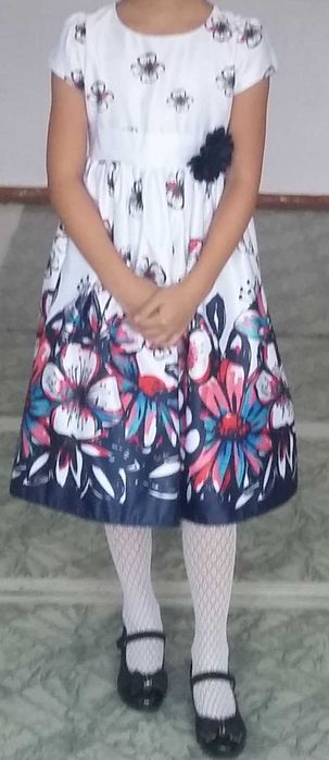 Платье атласное на девочку 5000.