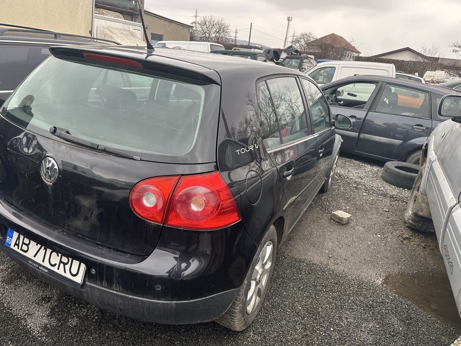 VW GOLF - pentru  dezmembrat