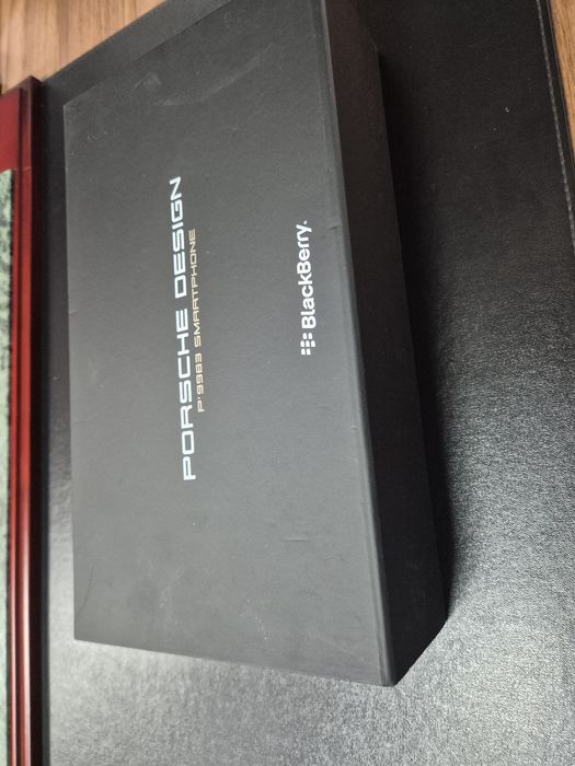 Продам Blackberry 9983