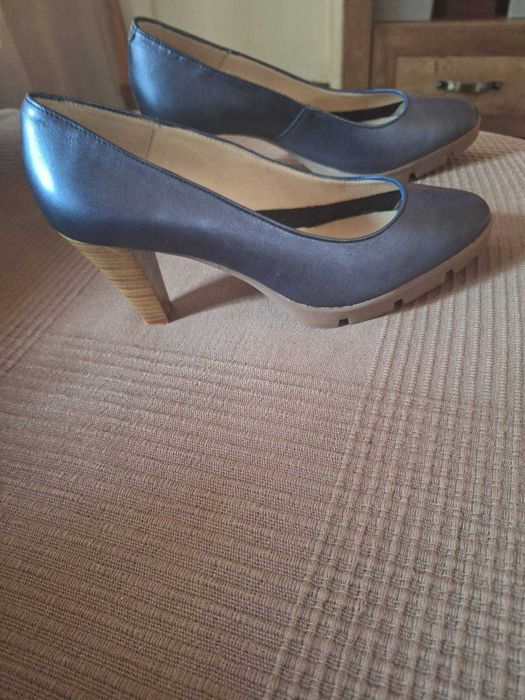 Нови елегантни  испански обувки № 39