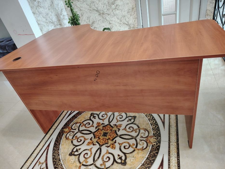 Продам письменный стол