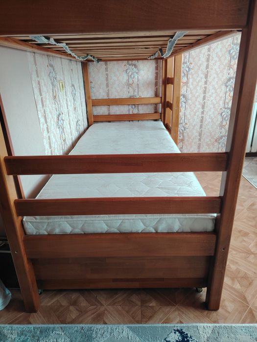 Продам 2-х ярусную кровать