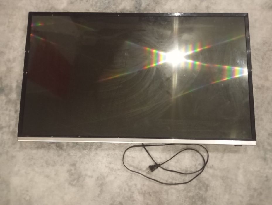 ZAPCHAST uchun televizor 43' lik