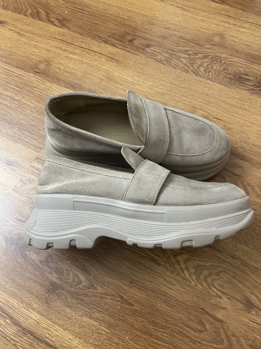 Продам костюм и туфли