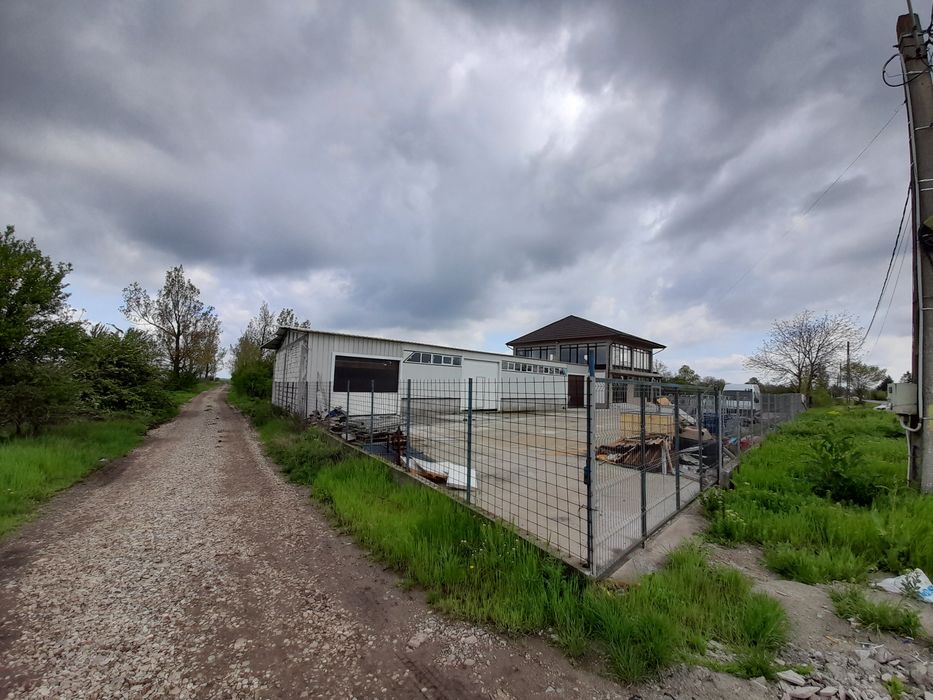 Inchiriez hala/asociere