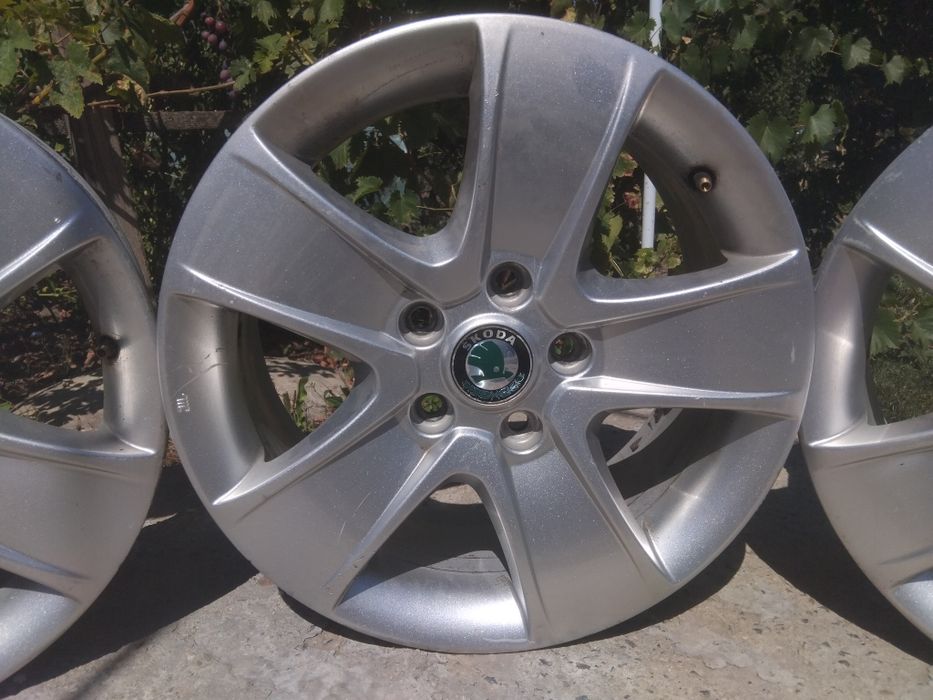 Vând Jante de aliaj originale Skoda Octavia 2! 16"