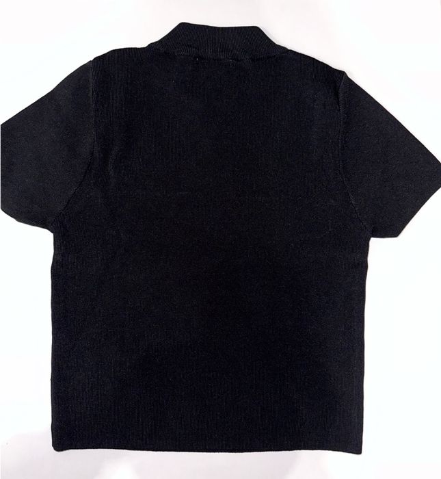 Черен топ с къс ръкав