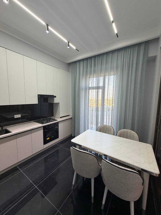 Продается 3-х комнатная квартира в Parkent Avenue