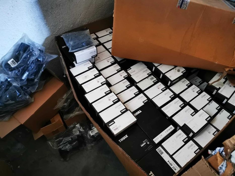 Lot marfa piese și accesorii auto noi lichidare stoc en-gro scule