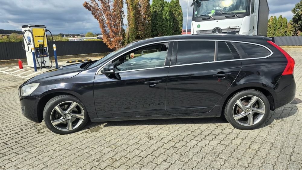 VOLVO V60 2011 — imagine 3