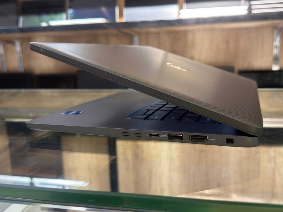 DELL carbon 7530 Core i5-1245U ram 16 ssd 512 сенсорный