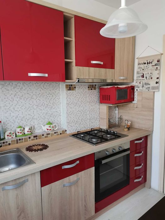PF vand Apartament cu 2 camere Grigorescu, aproape de scoala si statia de autobuz. Stare foarte buna, complet mobilat si utilat. Pret: 150000 euro