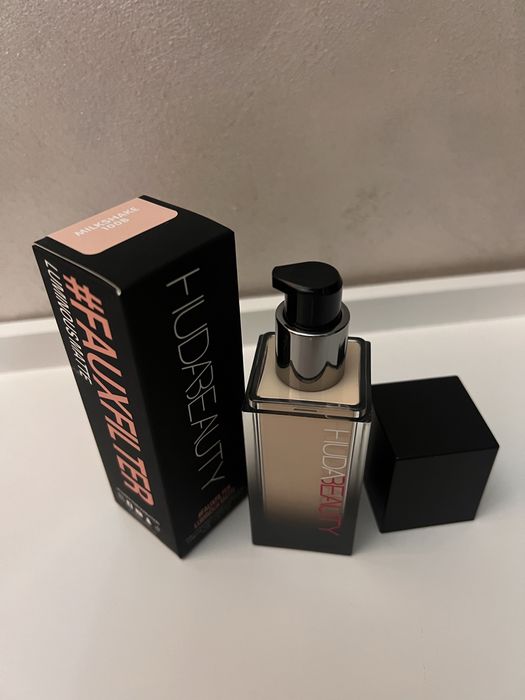 Fond de ten Huda Beauty