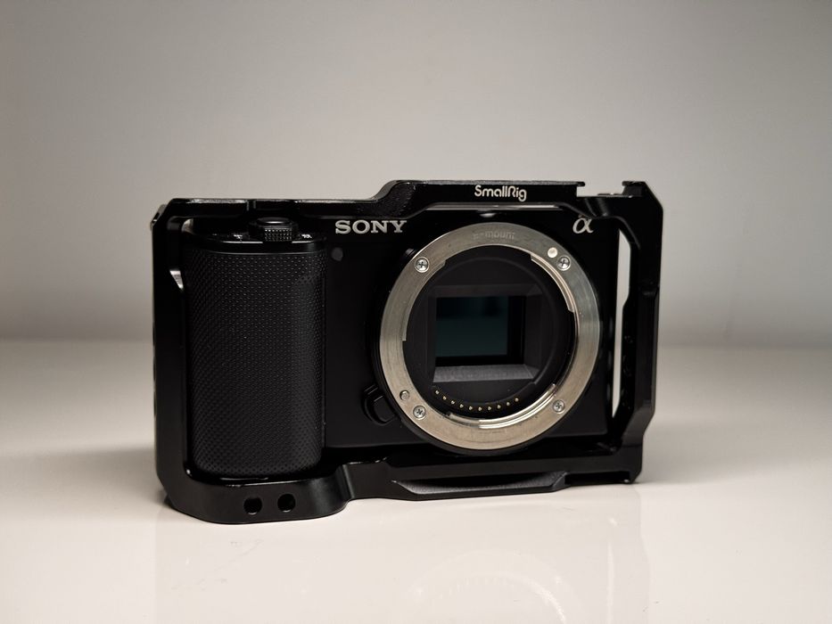 Sony ZV-E10 Mark 1 + Cage + Baterie/Charger