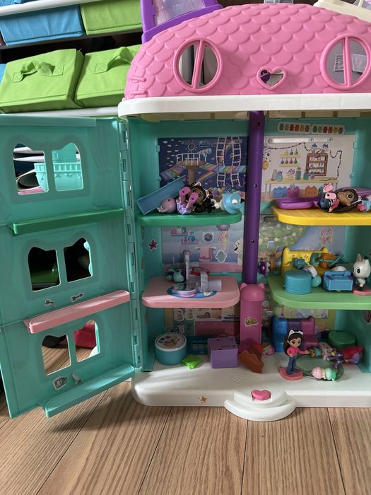 Casuta Gaby cu figurine