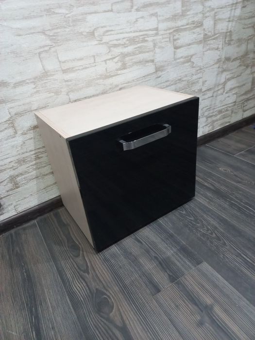 Продаётся шкафчик  кухонный