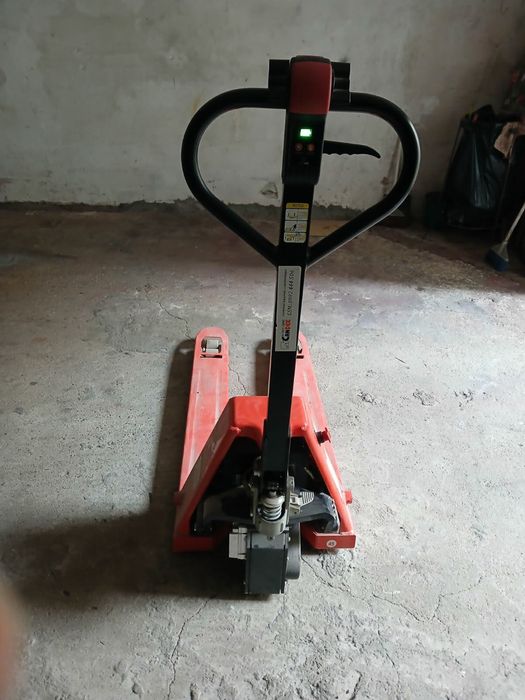 Електрическа палетна количка liftex T15