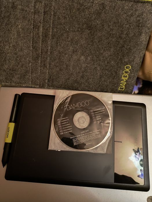 Tableta grafica Wacom Bamboo cu toate accesoriile