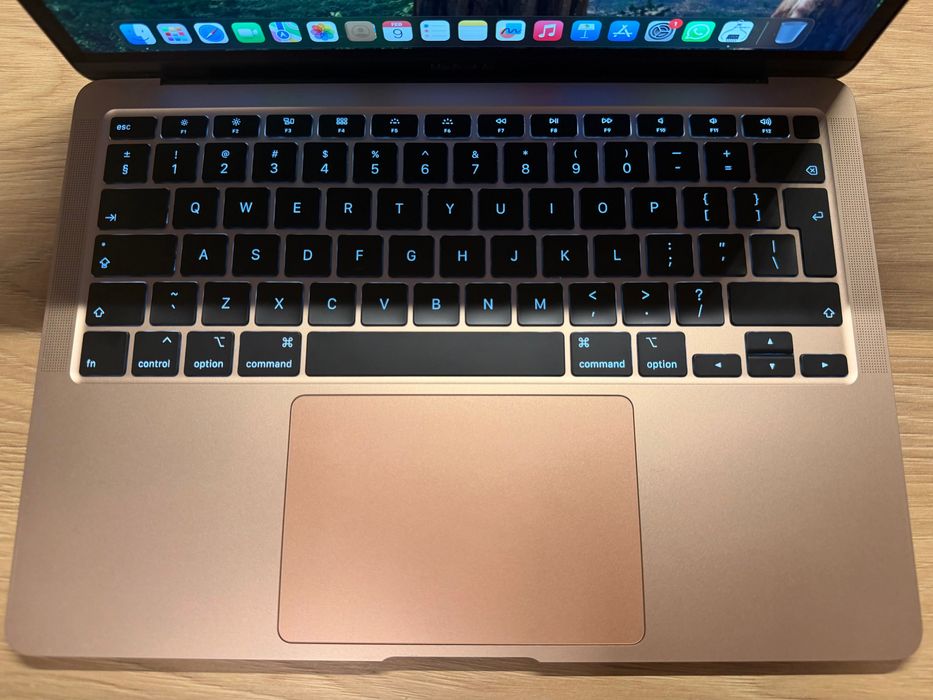 Apple MacBook Air 13 2020 Rose Gold, i3, 8GB, SSD 256GB, 56 cicluri
